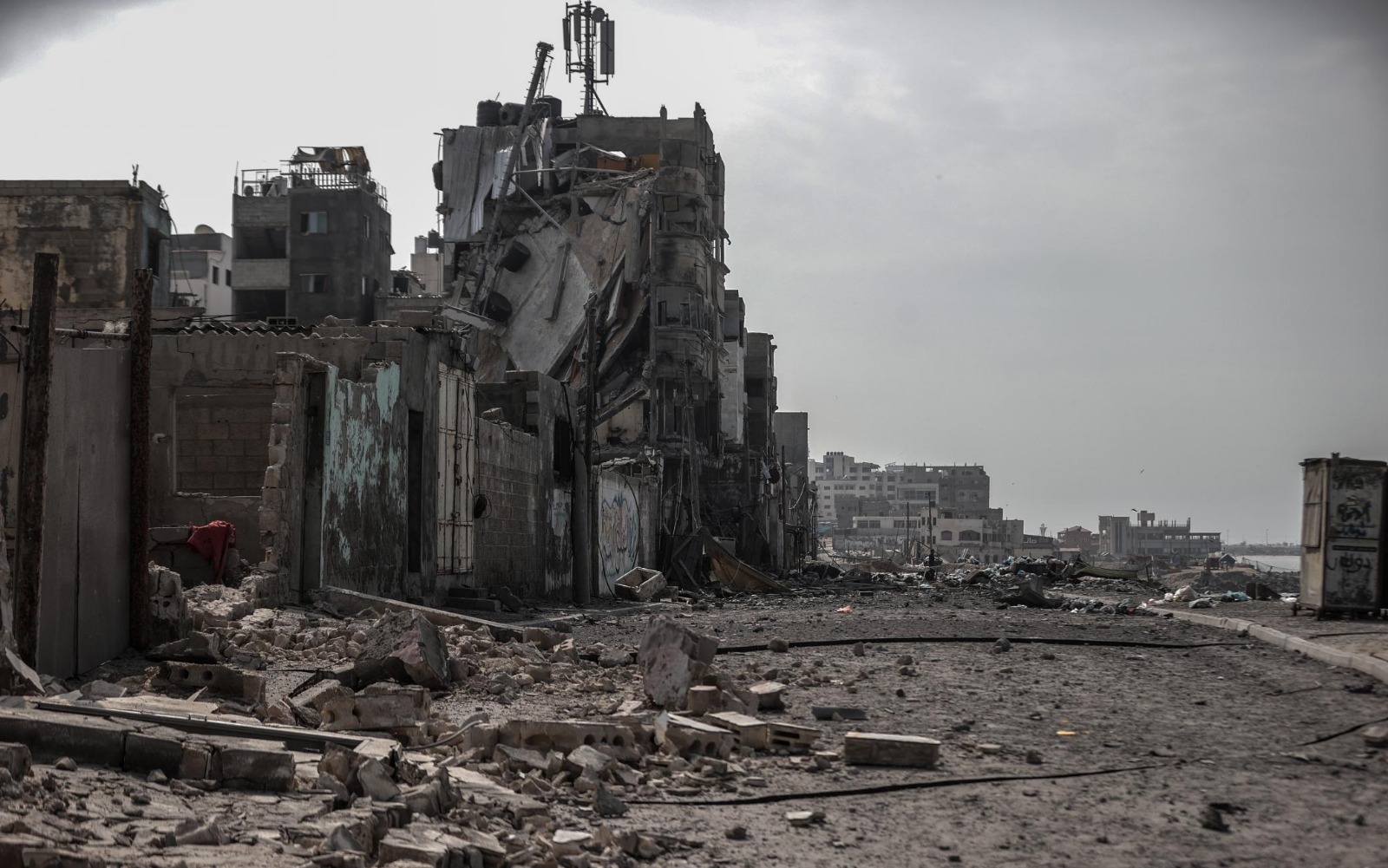 Gaza, giorni decisivi tra democrazia e macerie