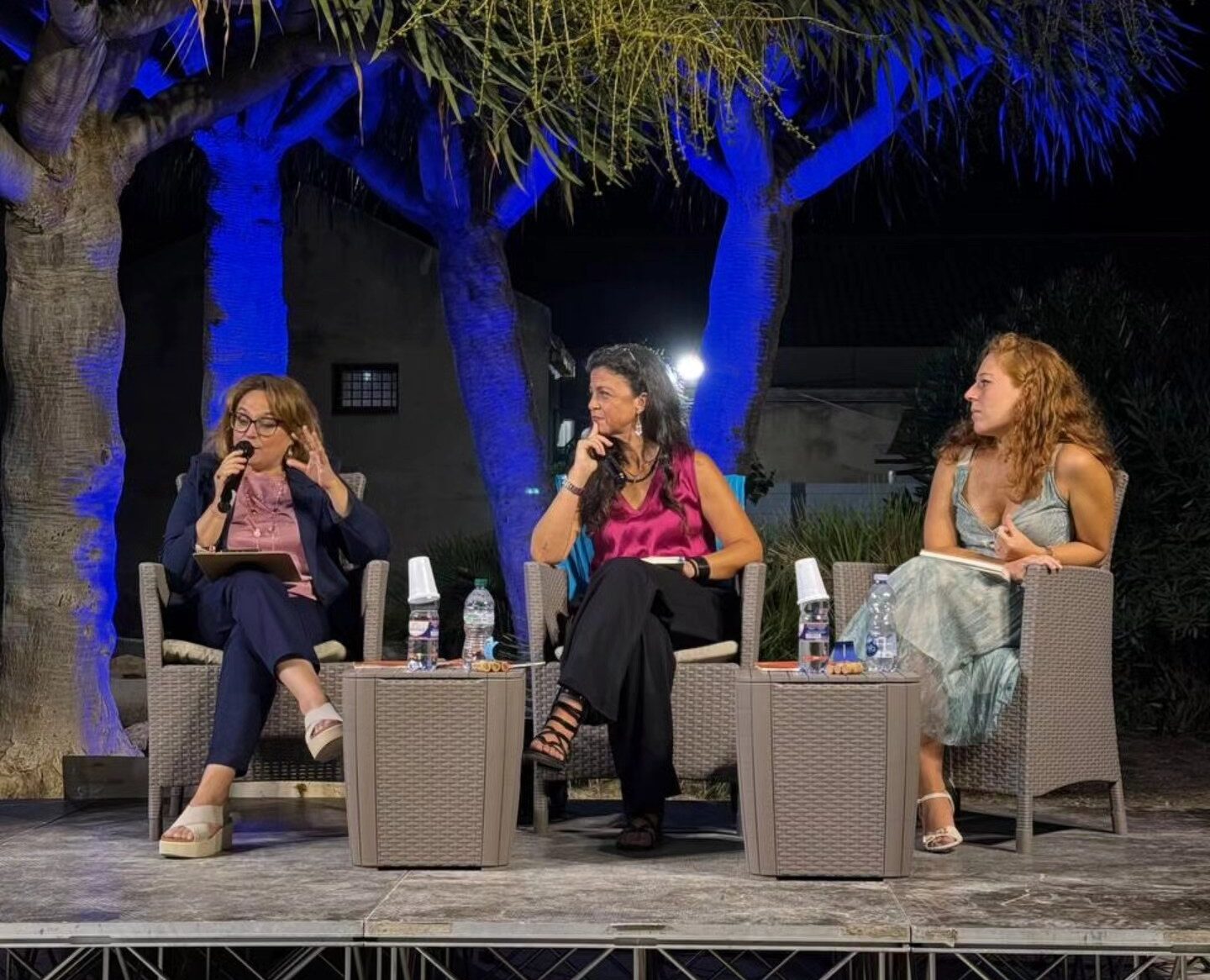 La forza rigenerativa delle donne racconte da Luana Rondinelli a “Il mare colore dei libri”. VIDEO