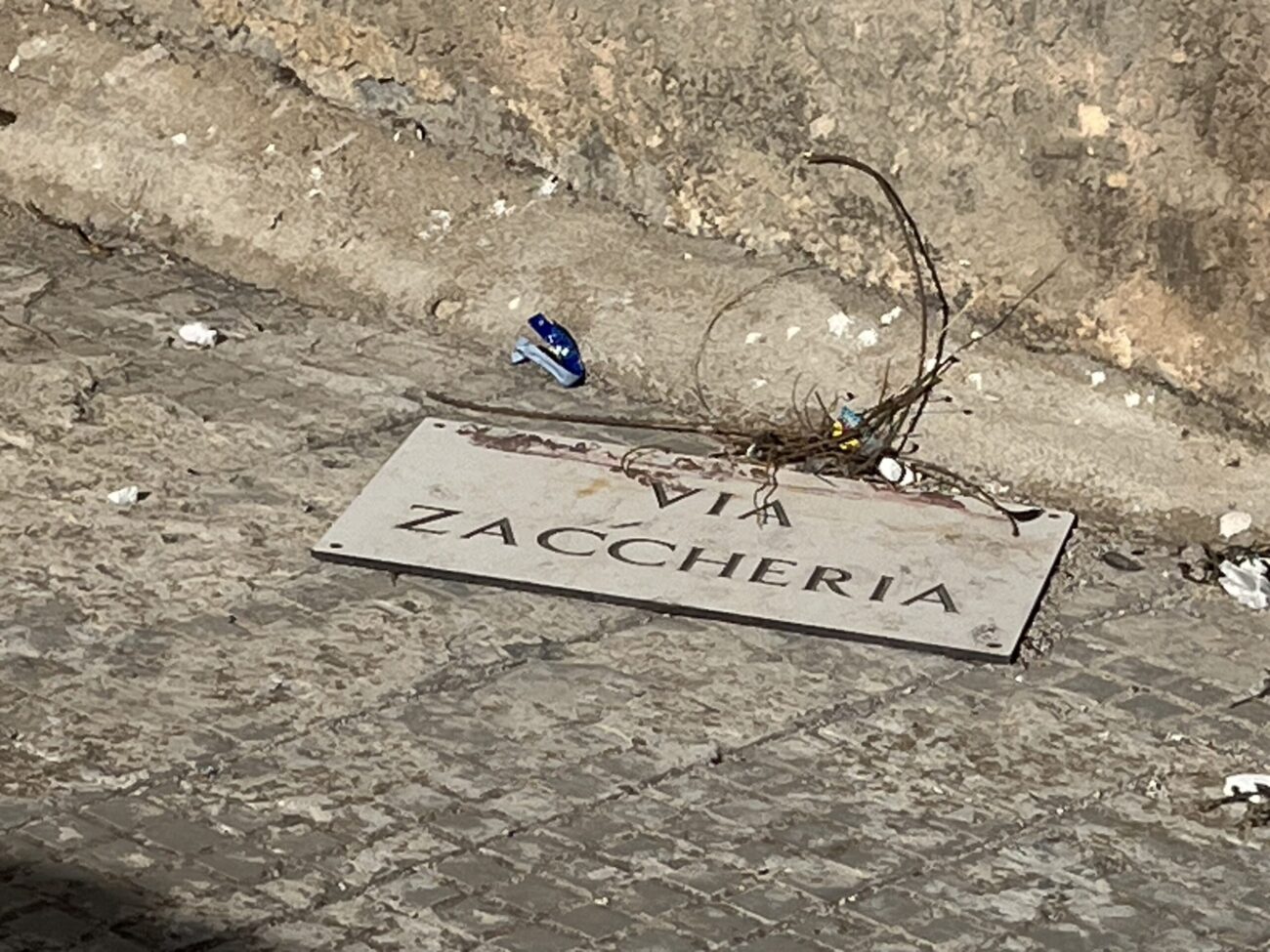 Marsala, dov’è via Zaccheria? Per terra…