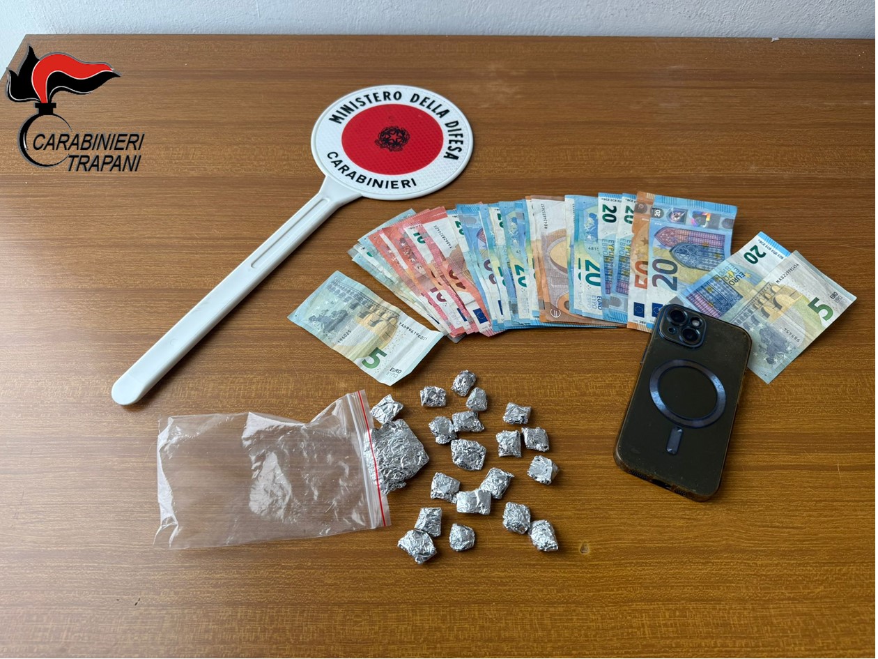 Droga a Trapani, arrestato un giovane nella zona di Sant’Alberto