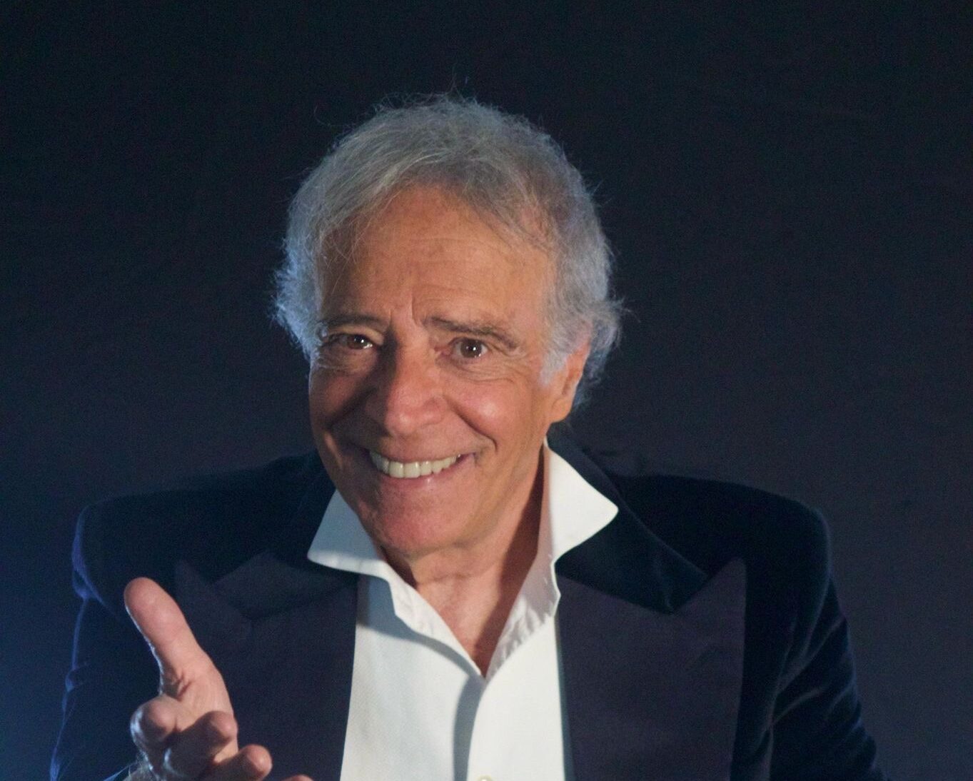 Enrico Montesano all’Ariston di Trapani con “Ottanta voglia di stare con voi”