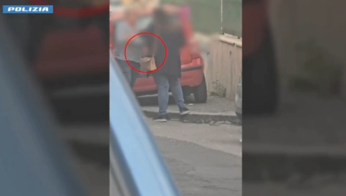 Catania, la Polizia arresta due donne per circonvenzione di incapace nei confronti di un’anziana