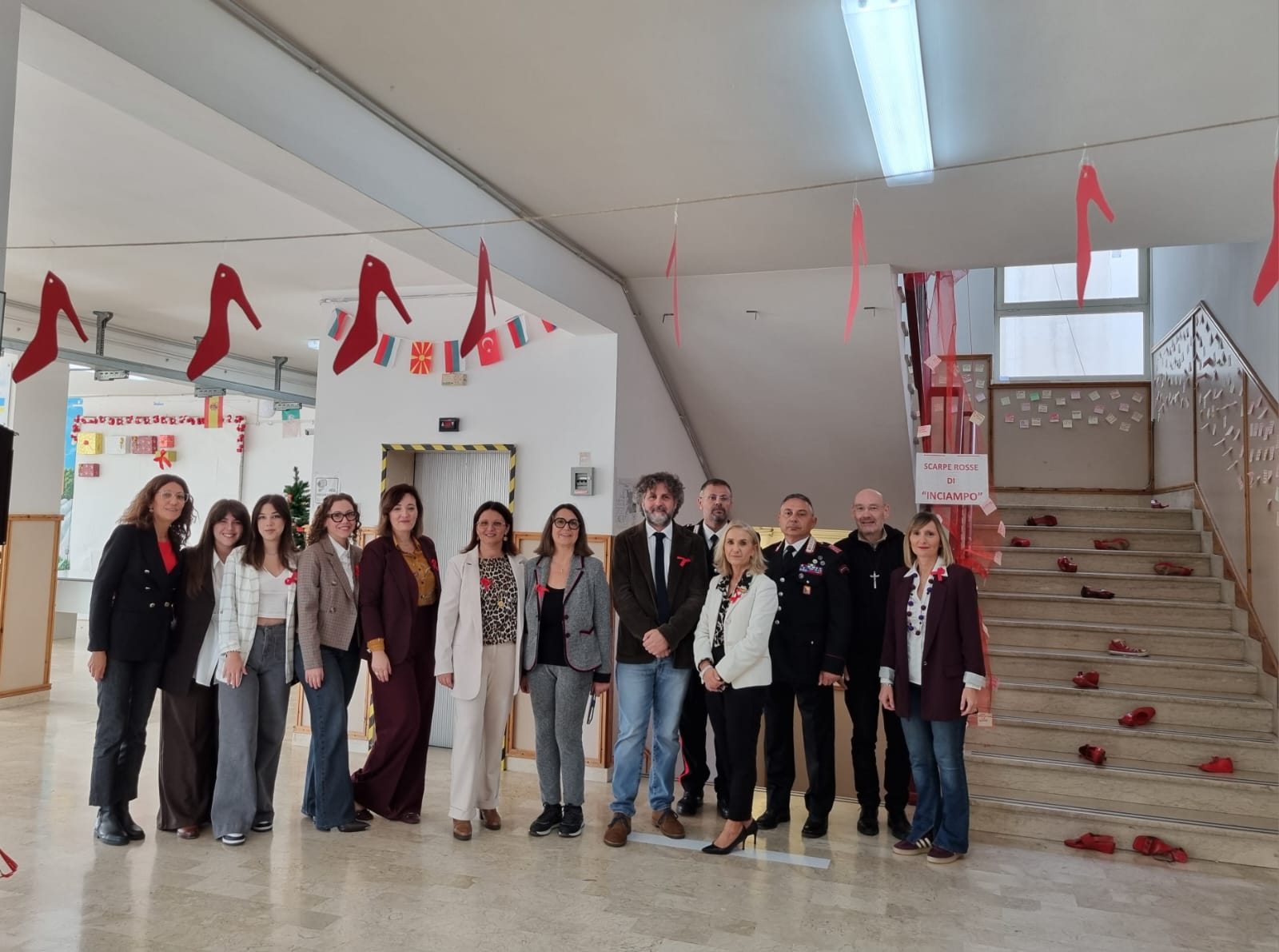 “Il rispetto non ha genere” e l’Istituto Nosengo di Petrosino si tinge di rosso