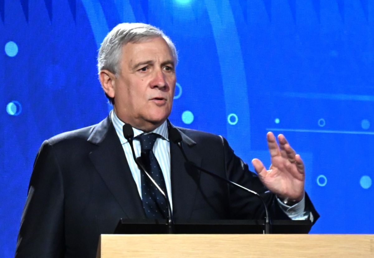 Forza Italia, gli auguri di Tajani a eletti e iscritti in Sicilia “Il partito è vivo”