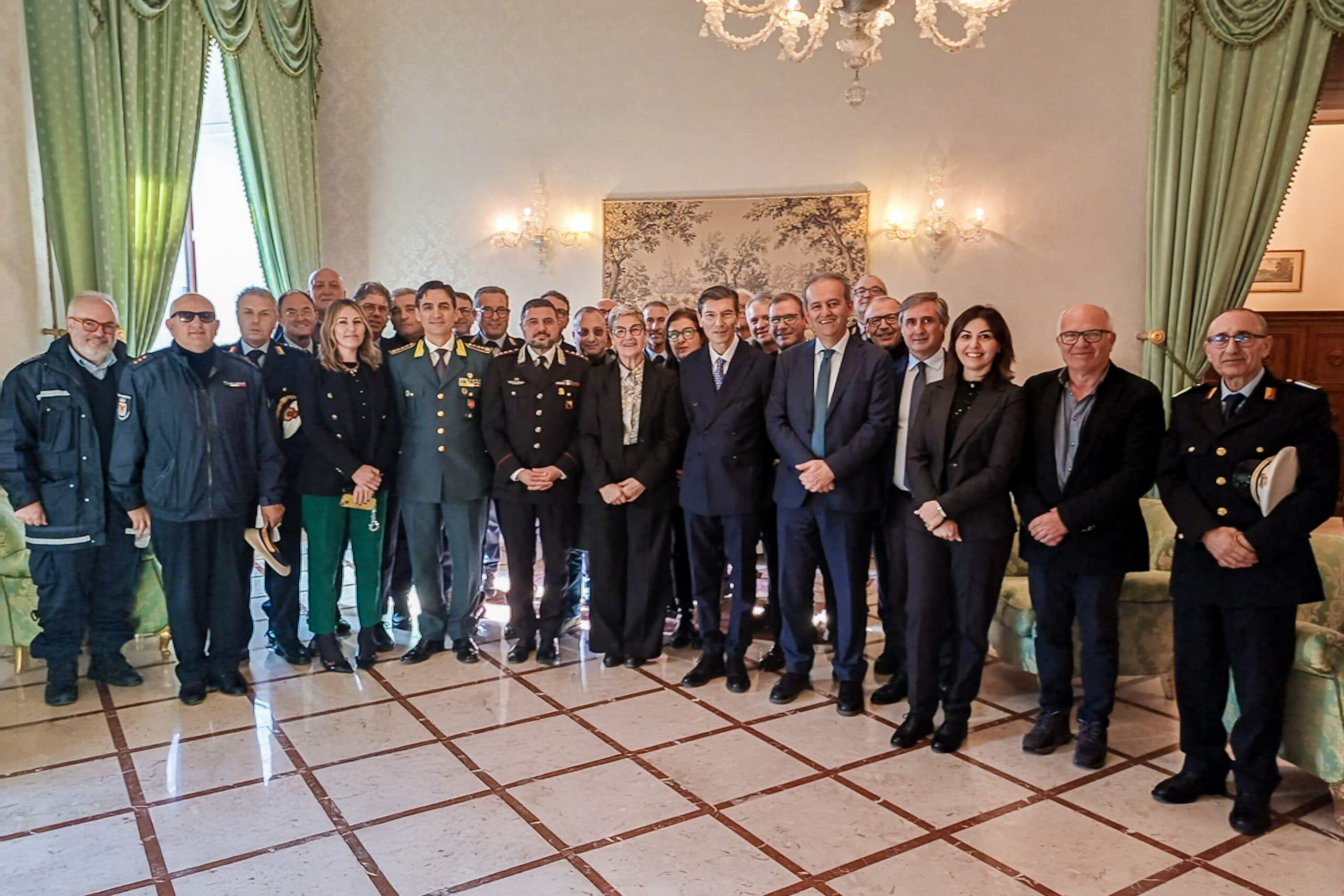 Trapani, riunione in prefettura con sindaci e forze di polizia. Rafforzata la vigilanza durante le festività natalizie