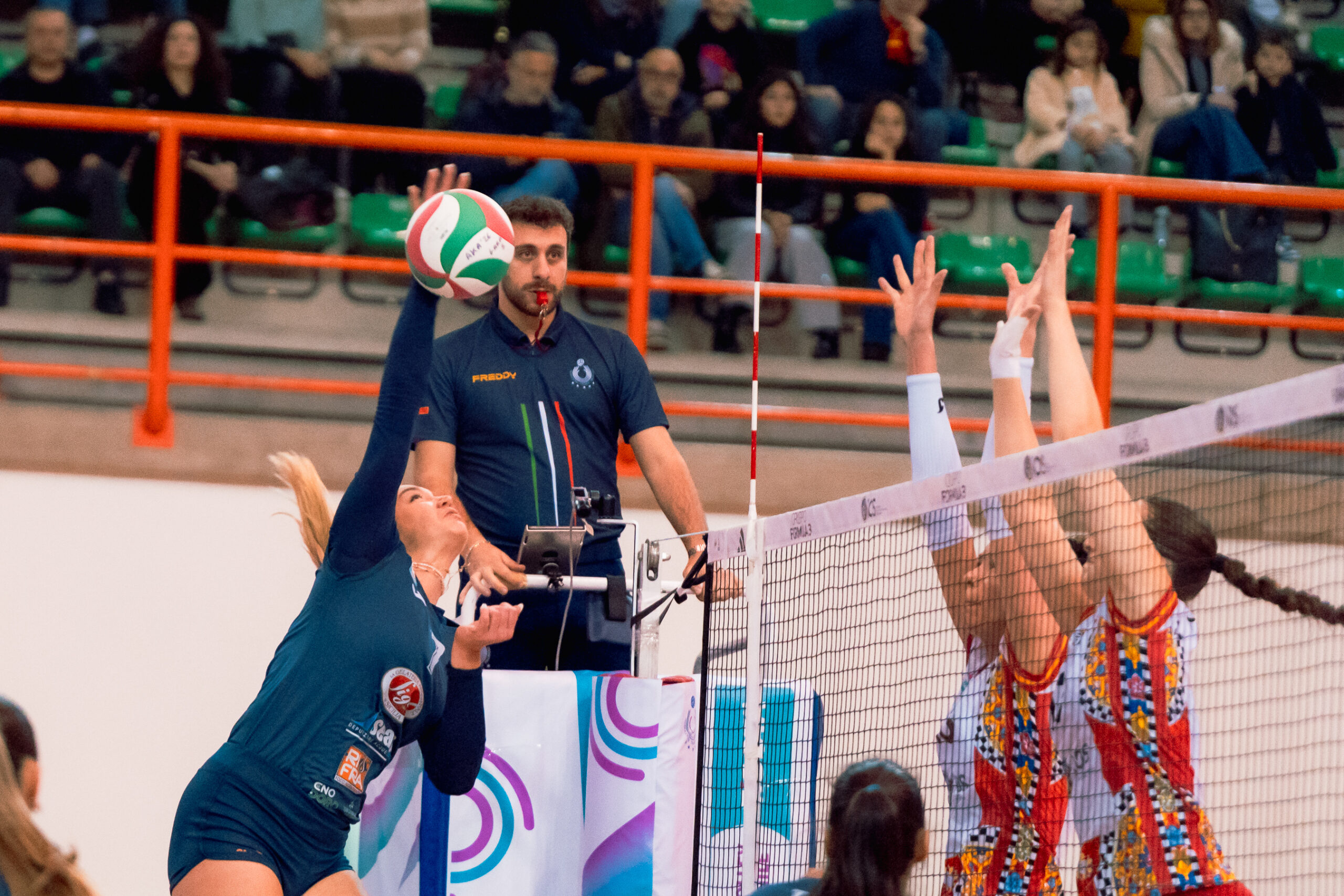 Volley, la Sigel Marsala vince a Messina e si avvicina alla zona play off