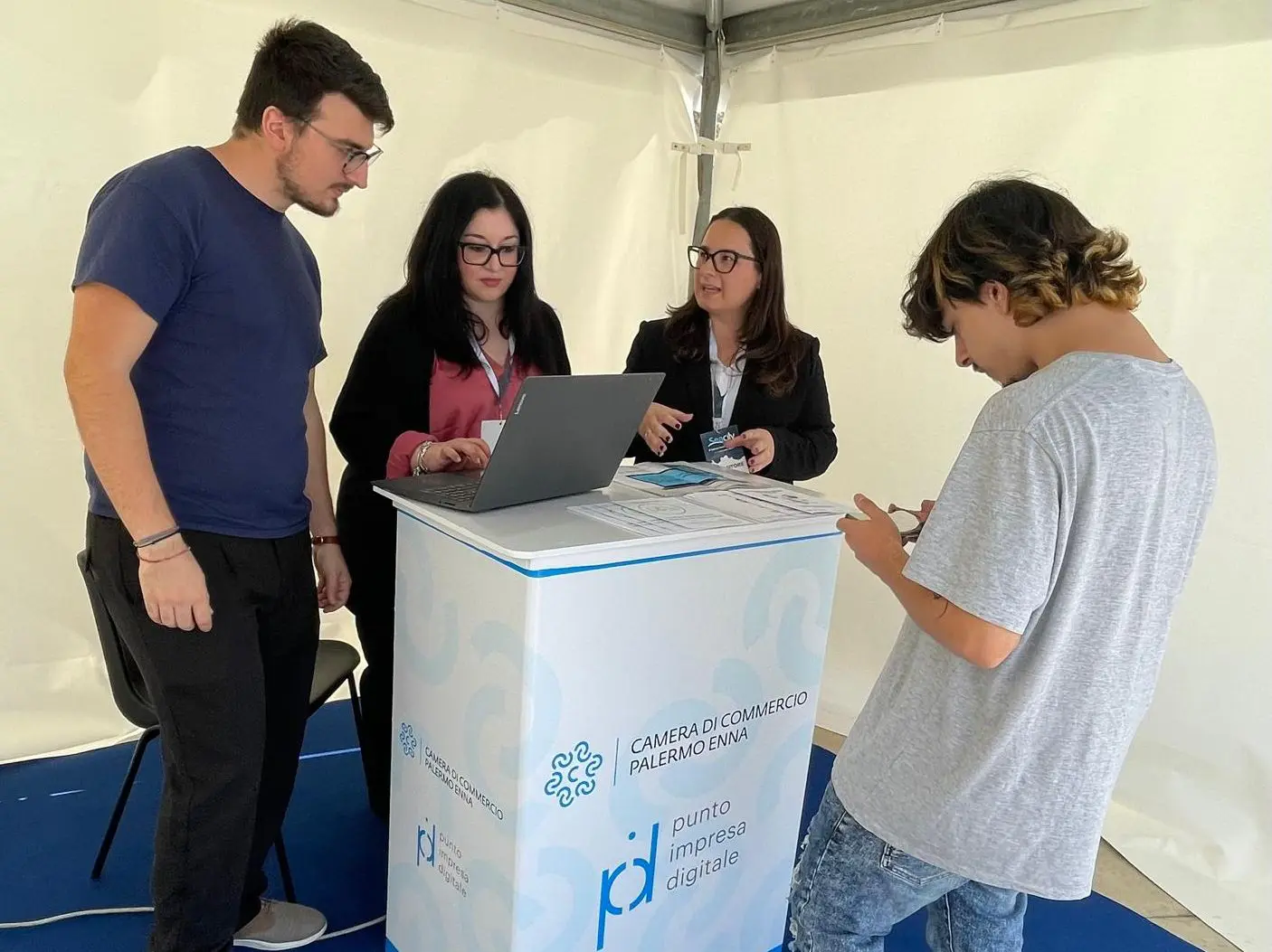 Camera di Commercio, Infopoint del Punto Impresa Digitale al “Natale Arberesche” di Piana degli Albanesi