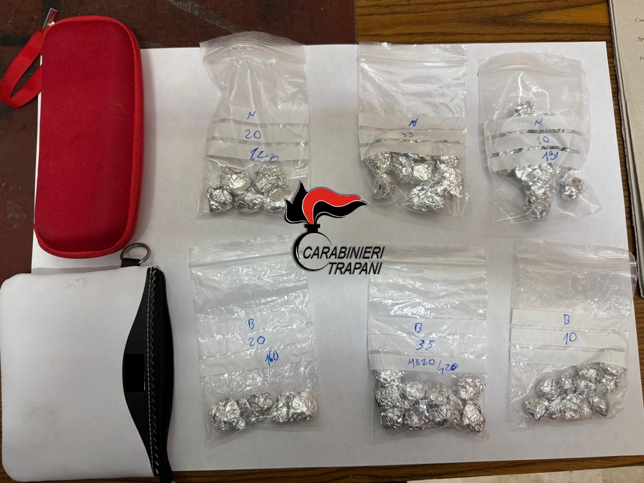 Cocaina e crack da spacciare, arrestato 26enne a Trapani