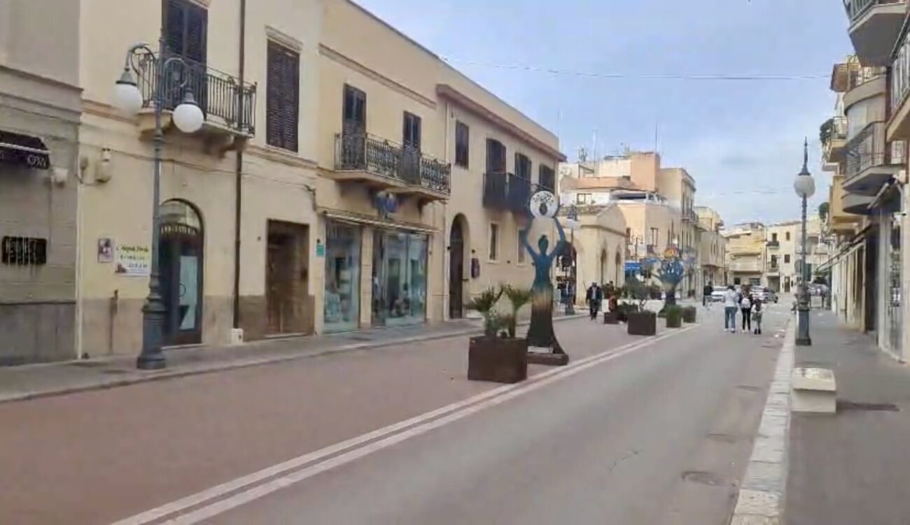 Mazara, ZTL più sicura per il Natale: stop a bici e monopattini fino al 6 gennaio