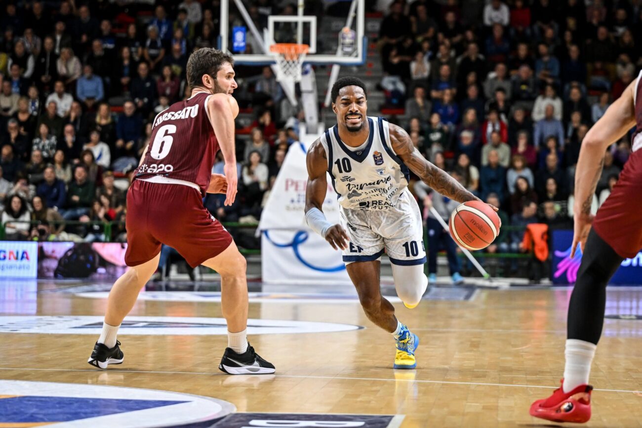 Altre 50mila euro di multa alla Trapani Shark che non rispetta il vincolo 6+6