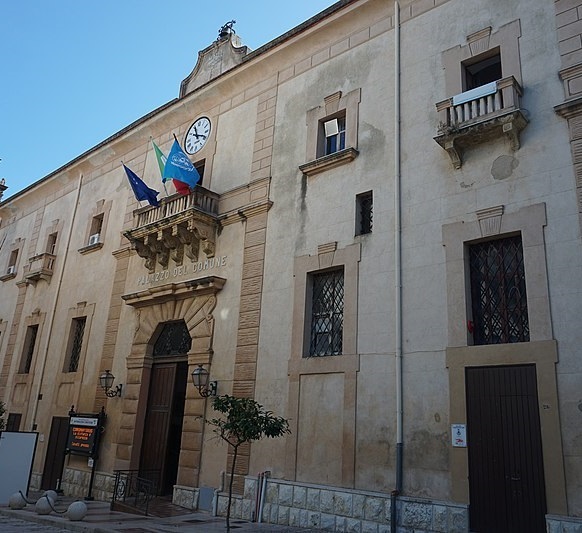 Castellammare del Golfo, 1,3 milioni di euro per l’efficientamento energetico di scuole ed edifici comunali