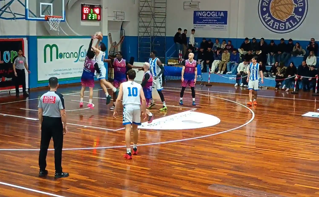 Intensità e determinazione: la Nuova Pallacanestro Marsala domina il campo