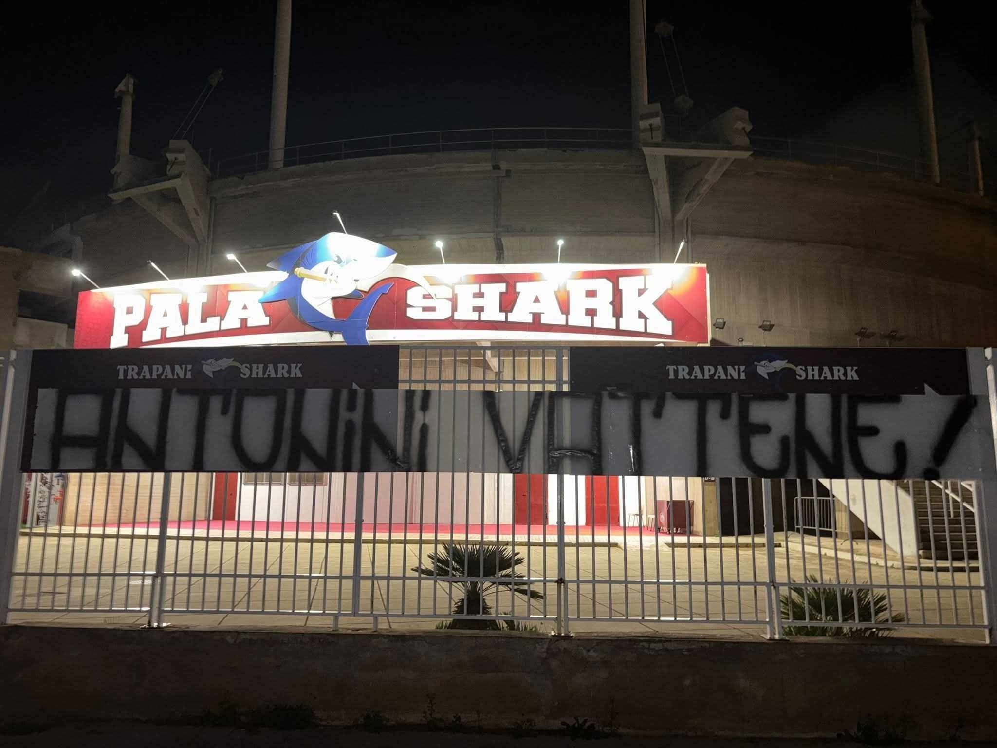 Il Comune di Trapani fa presidiare il Palashark per il rischio di effrazioni