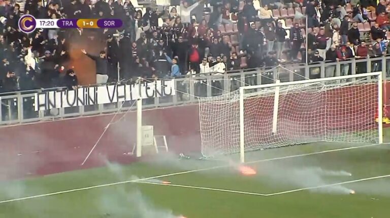 Lancio di fumogeni in campo, Daspo per tre tifosi del Trapani Calcio