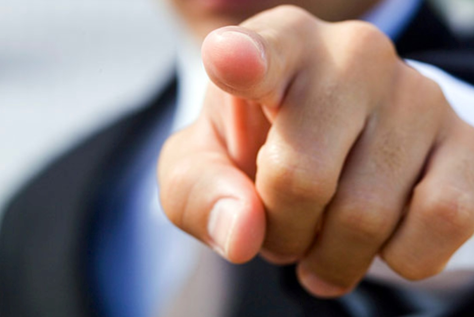 L’avversario non è la causa, è il sintomo di una battaglia persa: la democrazia