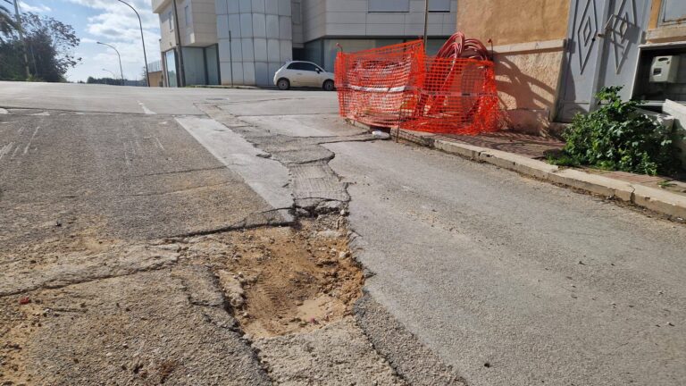 Lavori strade, il sindaco di Campobello ferma i cantieri: “Prima il ripristino del manto”