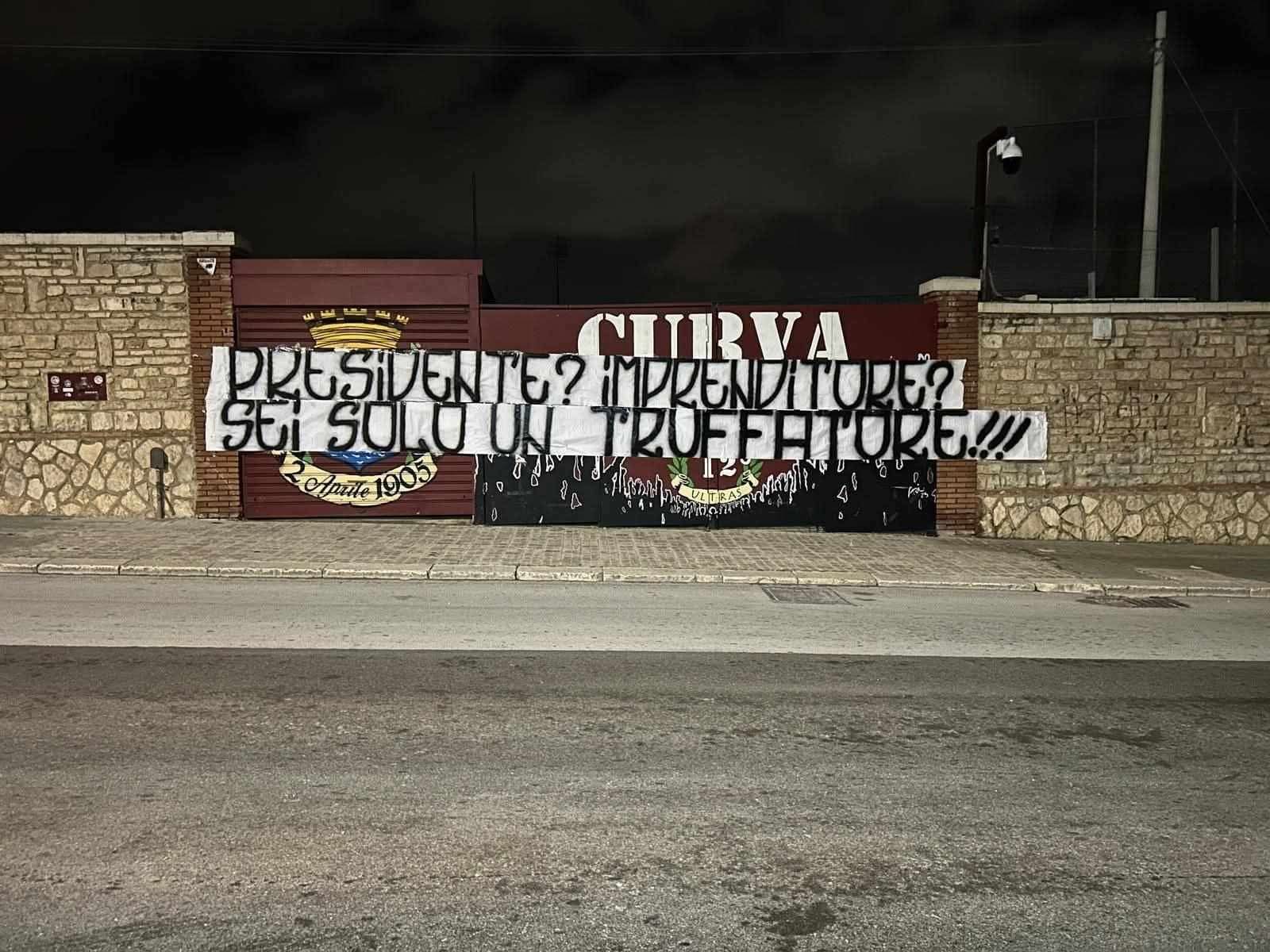 Campione NBA per “SaveTrapaniShark”, intanto compaiono nuovi striscioni contro Antonini