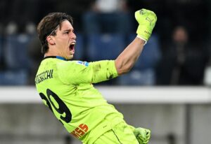 L’Atalanta resiste in dieci per oltre 80 minuti, 0-0 a Como