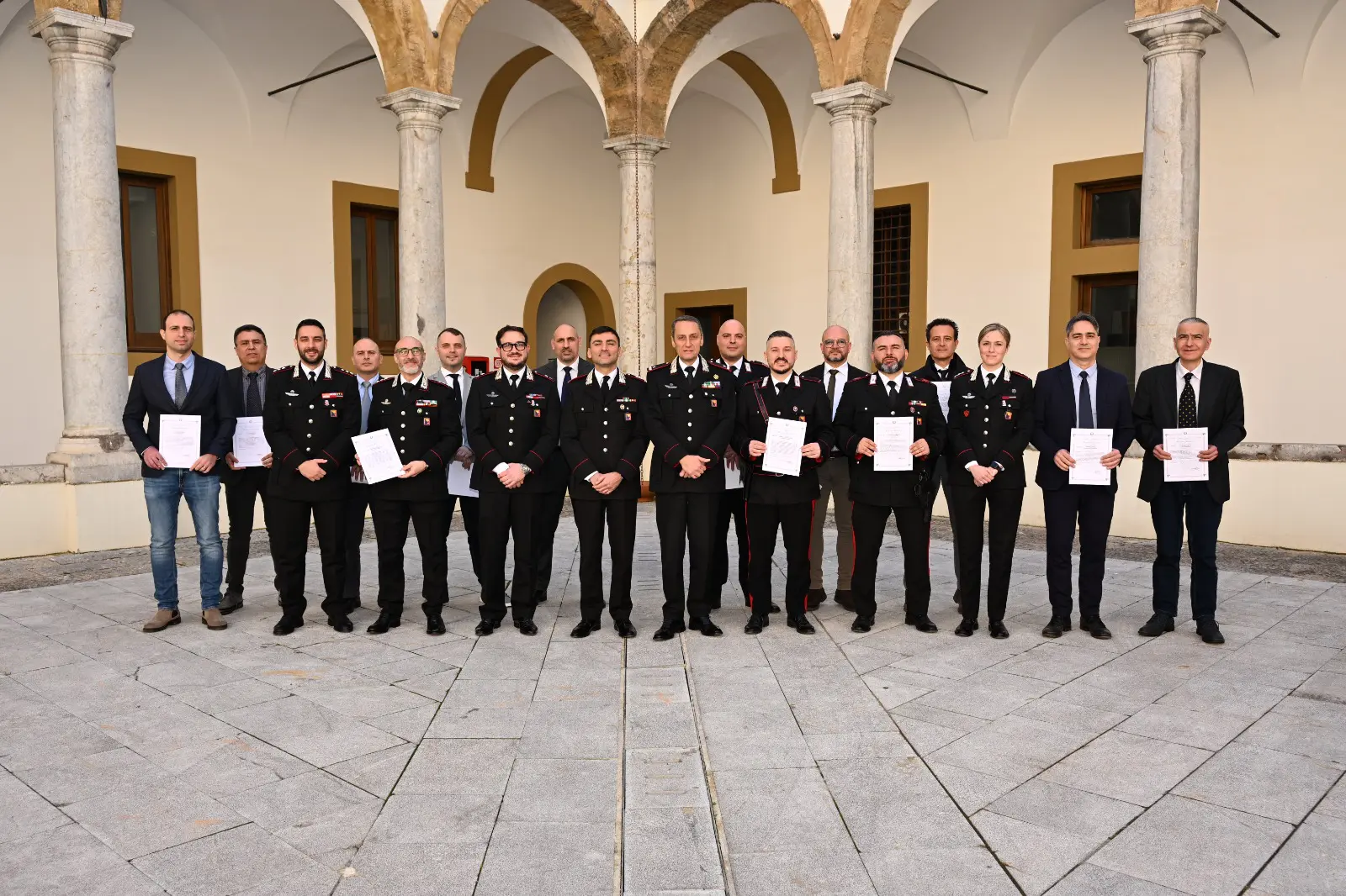 Palermo, 13 encomi ai Carabinieri che si sono distinti in due operazioni di servizio
