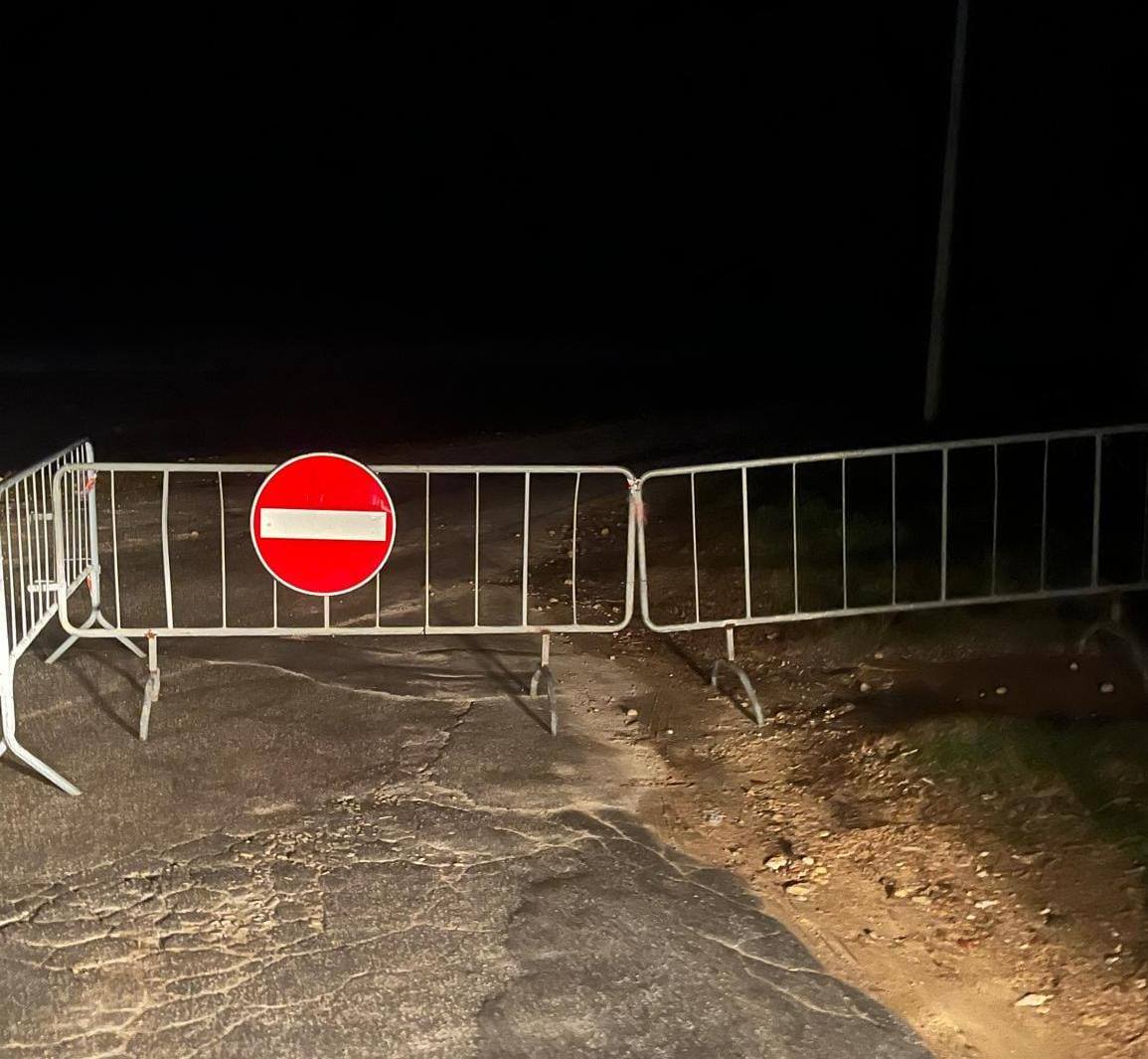 Forte vento in Provincia di Trapani: danni a pali, alberi, aerei dirottati da Birgi