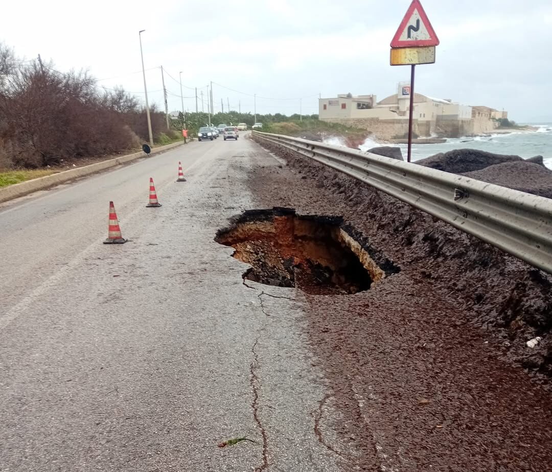 Erice: iniziati i lavori sulla SP 20 dopo la voragine in strada