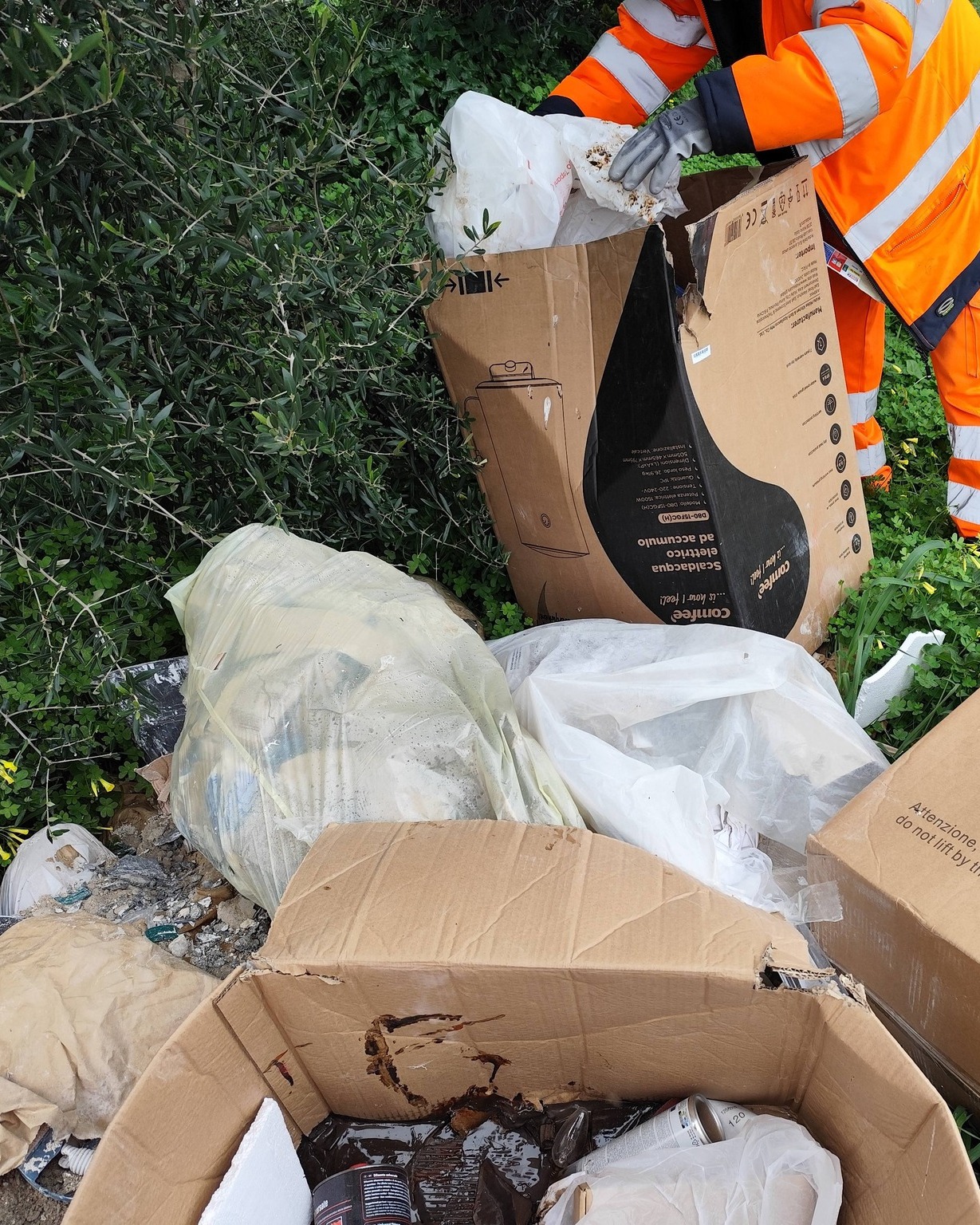 Discarica a cielo aperto, a Valderice il Comune inizia la bonifica