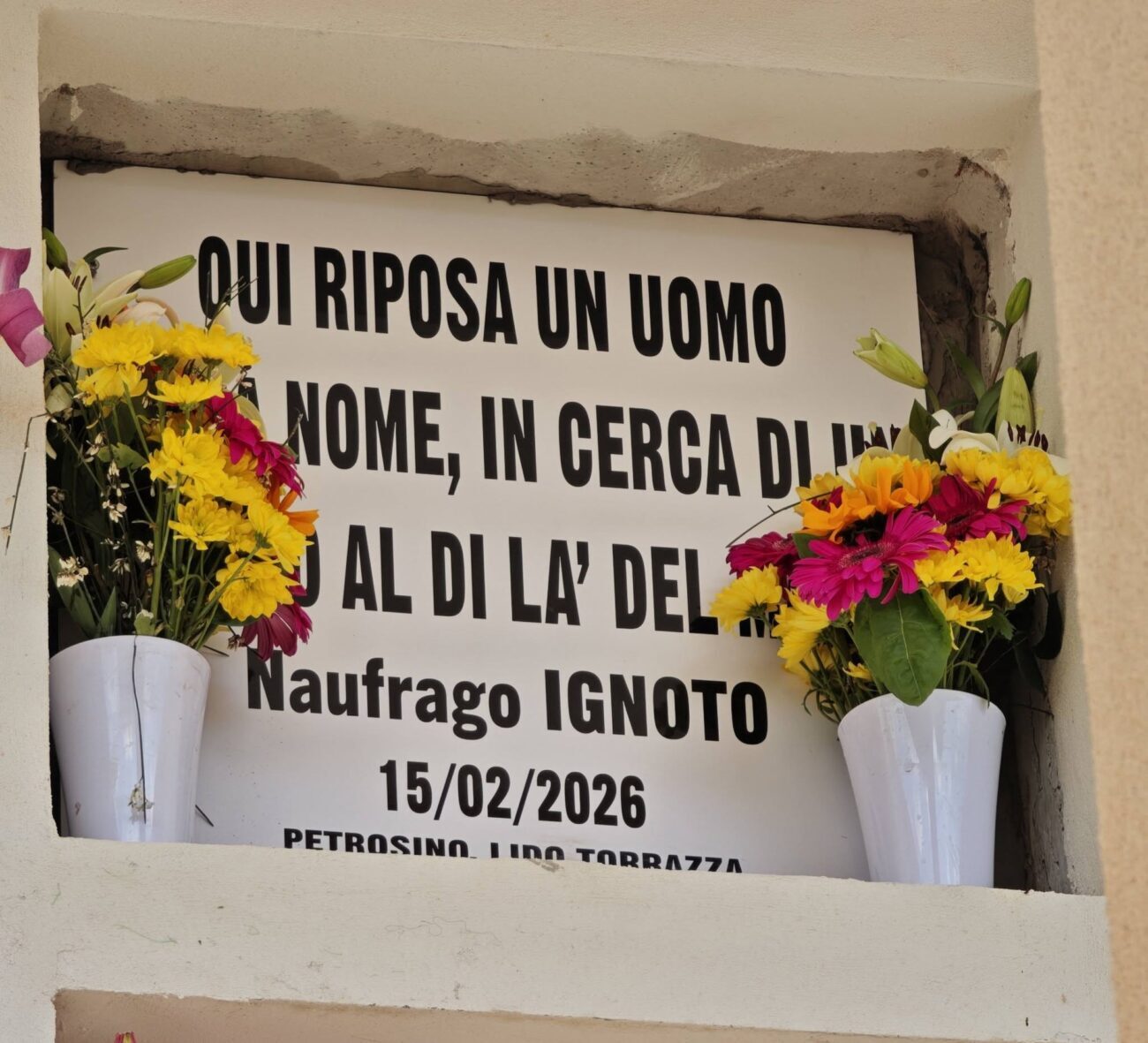 A Petrosino degna sepoltura al migrante morto: “Il segnale del sindaco brilla per umanità”