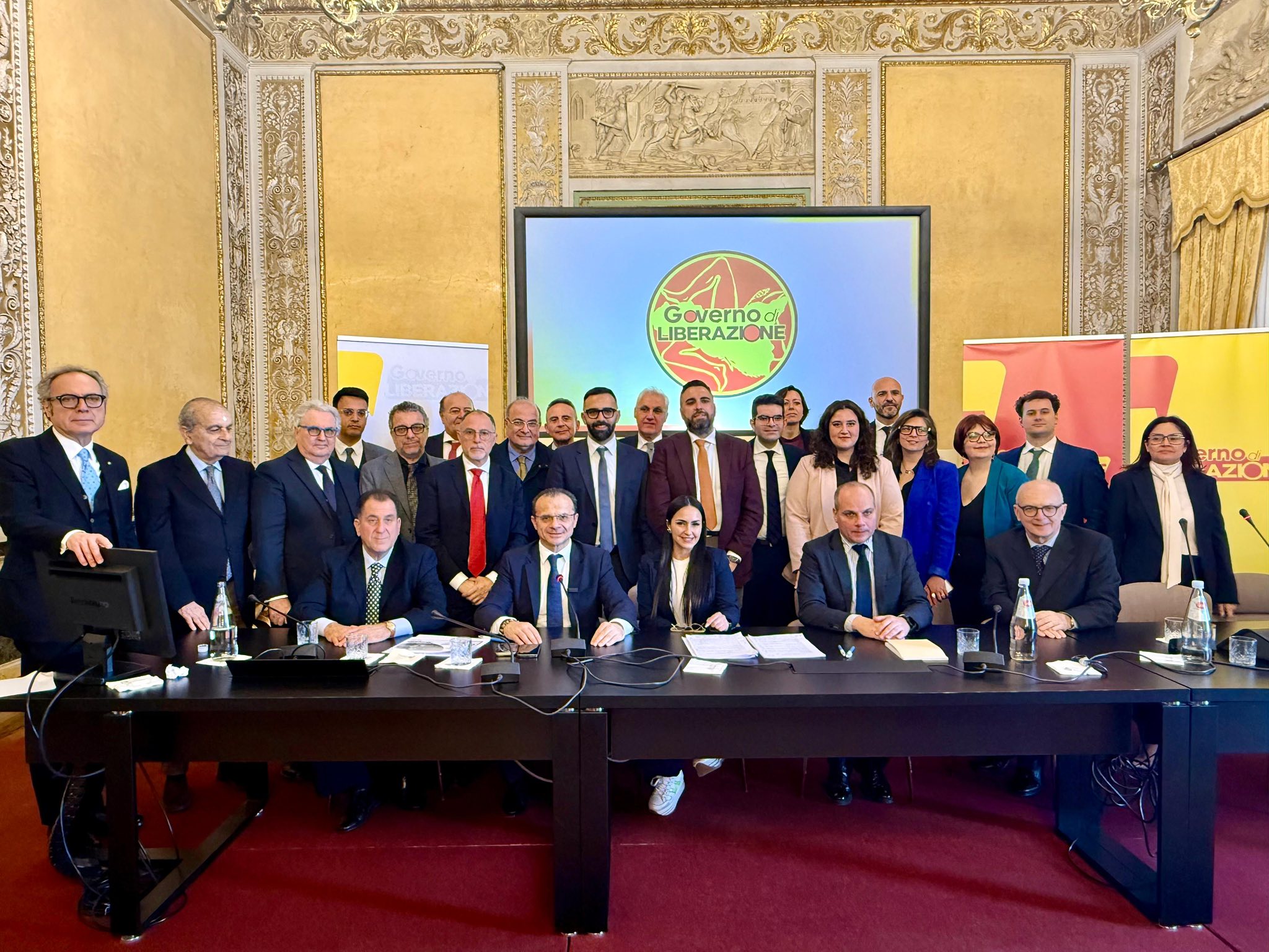 Cateno De Luca: “Dimissioni di 36 deputati entro il 31 luglio ed elezioni regionali a ottobre”