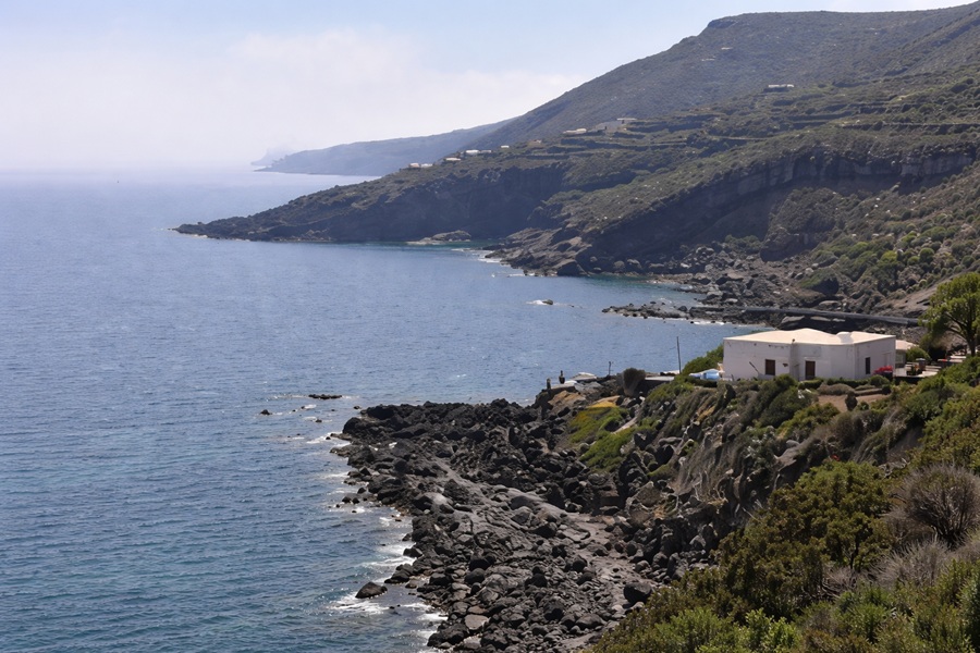 Pantelleria, pontile a Cala Gadir: “Prima chiarire se ci sono tutte le autorizzazioni”