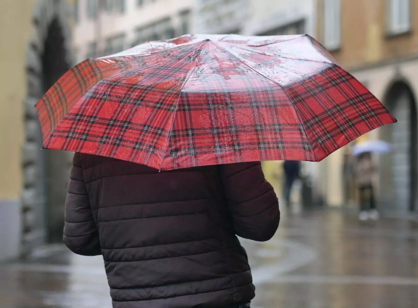Disagi per il maltempo a Catania e provincia, scuole chiuse e voli per Fontanarossa deviati