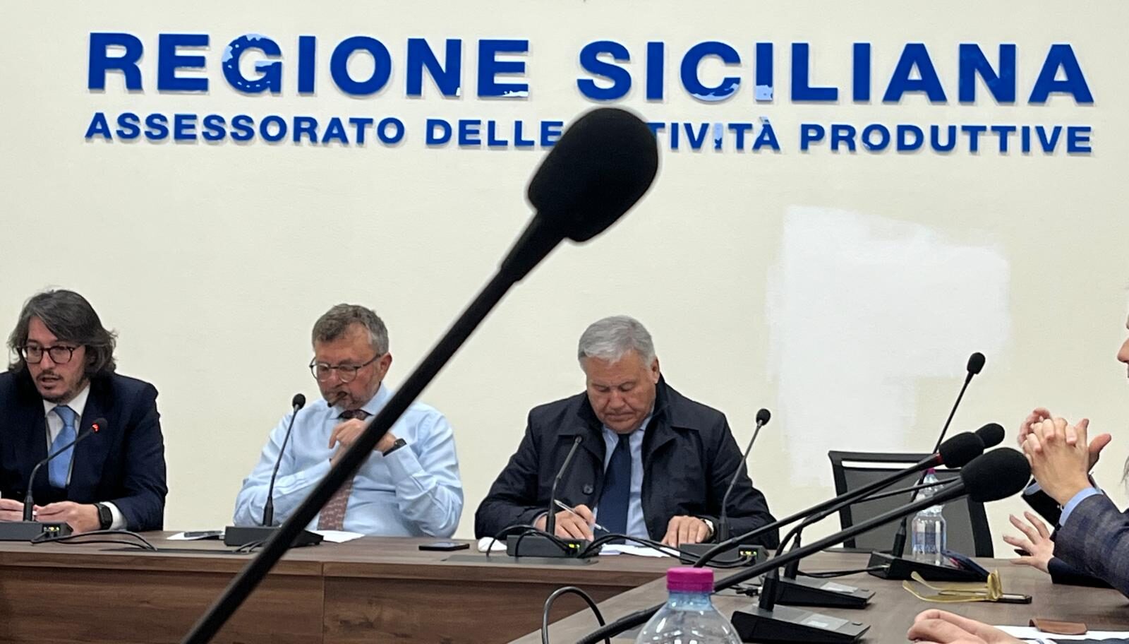 Ex Sicilvetro Marsala, si insedia il tavolo tecnico: “Pronto un disegno di legge salva O-I Glass”