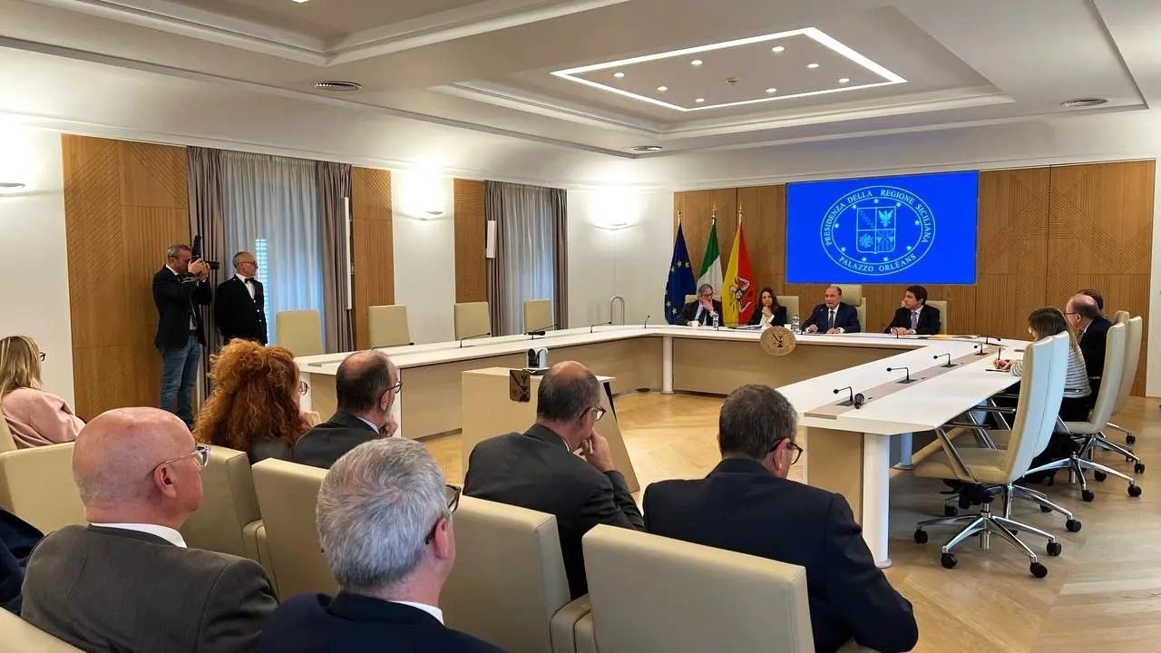 Schifani convoca i dirigenti generali: “Più controlli per prevenire illeciti e corruzione”