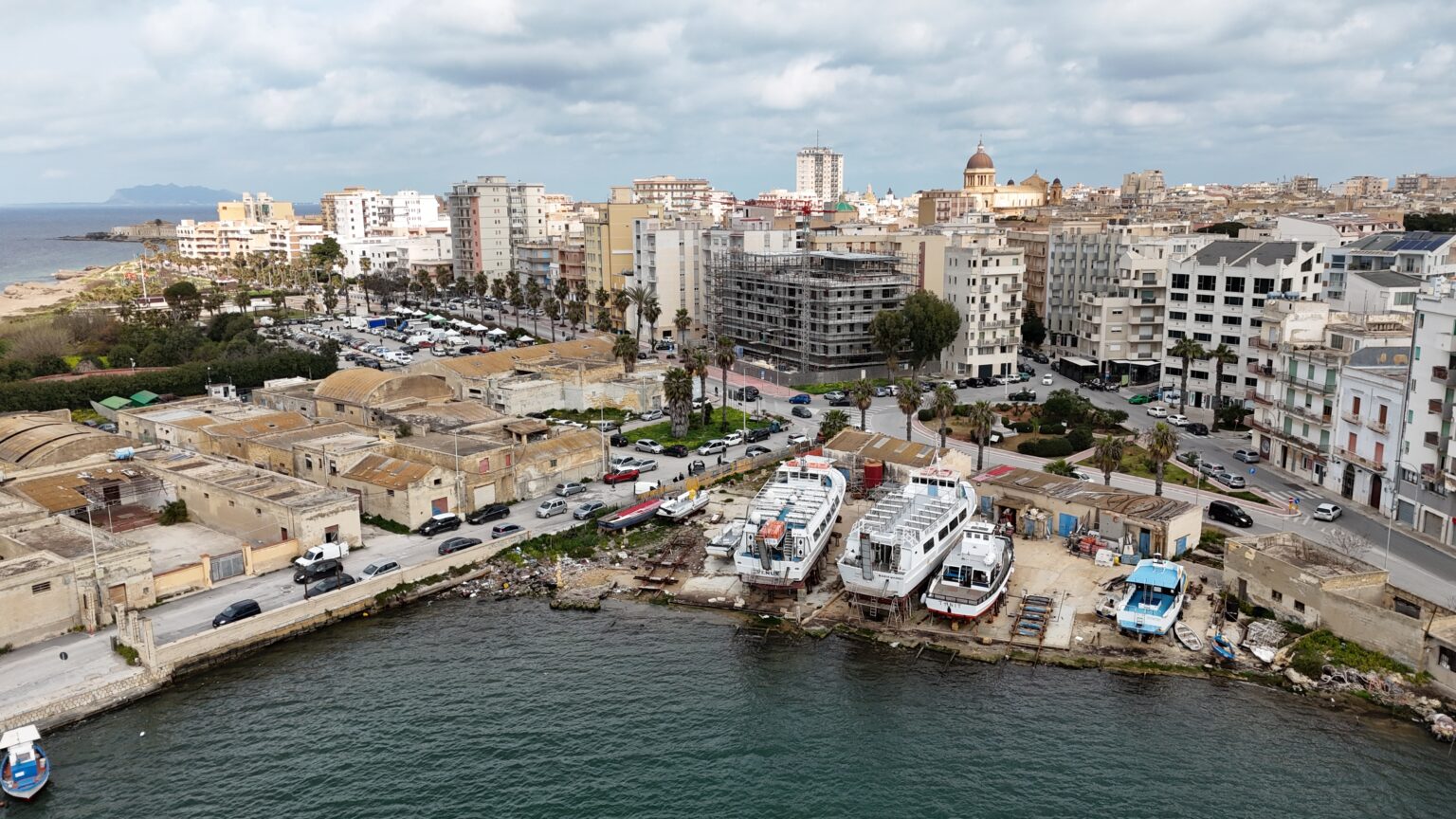 Marsala: “Verificare la presenza di amianto negli edifici dismessi sul lungomare, sono pericolosi”