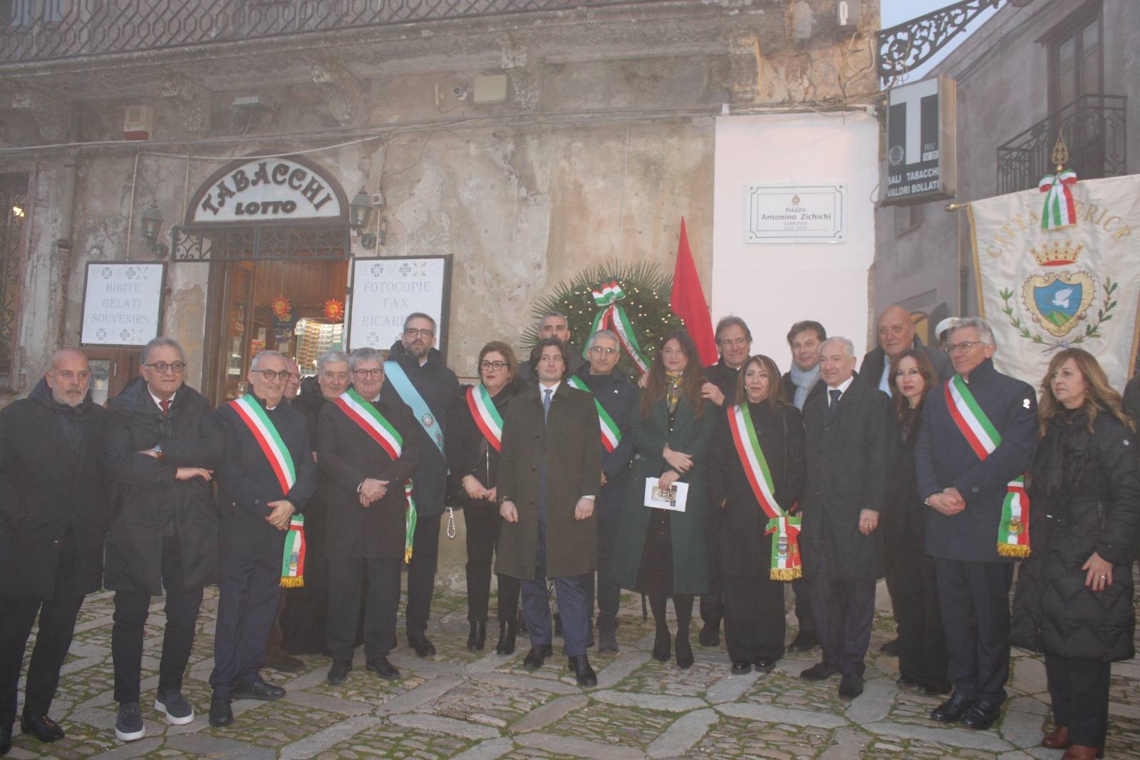 Erice: Piazza della Loggia diventa Piazza Antonino Zichichi, simbolo di scienza e pace