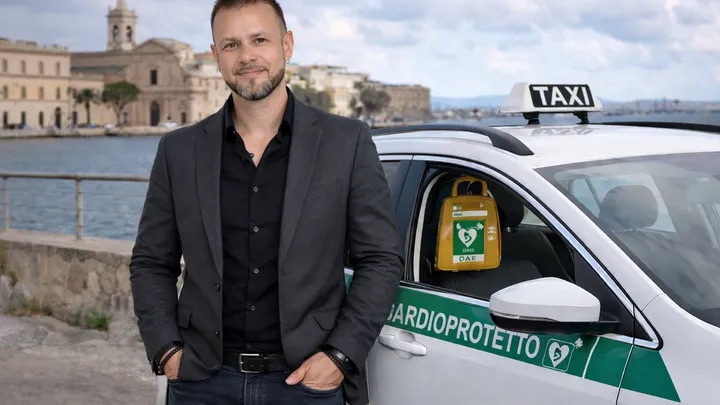 Defibrillatore a bordo: a Marsala nasce il primo “Taxi Cardioprotetto” della Provincia