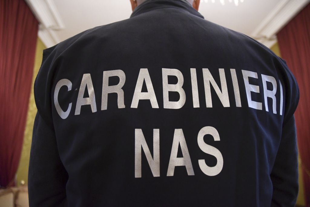 Blitz dei Nas in pasticcerie di Palermo, sequestrati 2 quintali di dolci pasquali