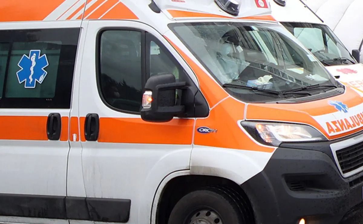 Dramma a Catanzaro, si getta dal balcone con i figli: muoiono mamma e due bimbi