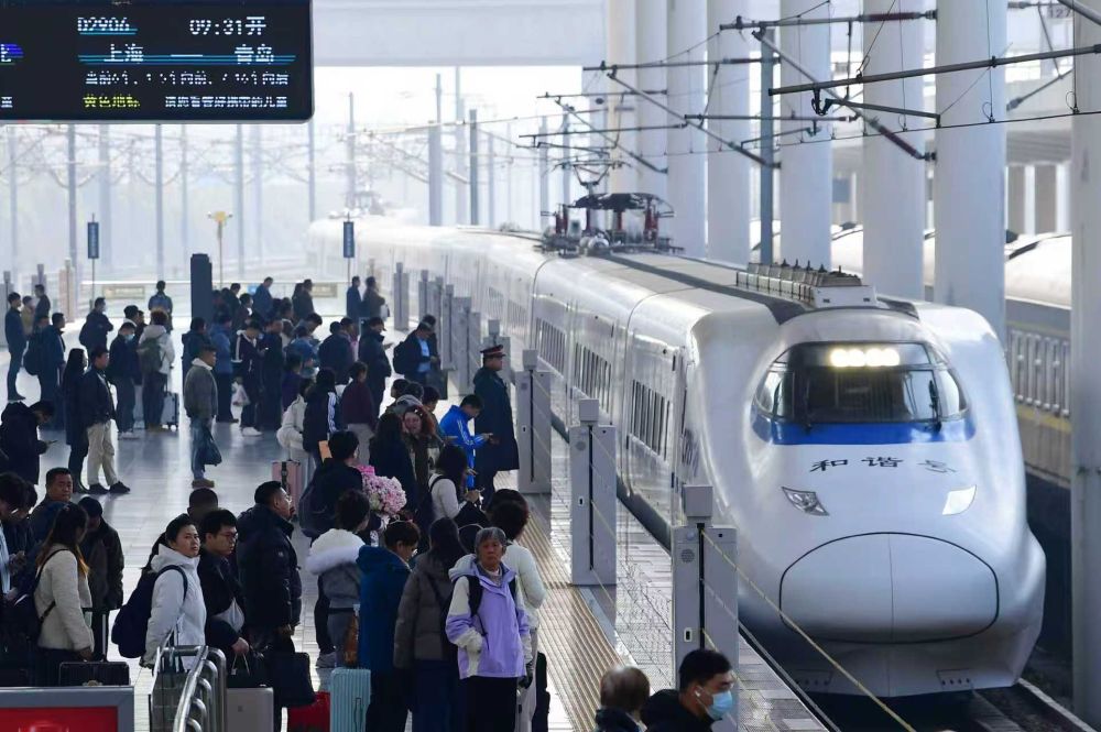 Cina, picco di spostamenti transfrontalieri per il Primo Maggio