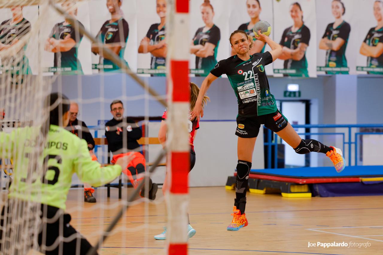 Schiacciante vittoria della Pallamano ericina contro Ferrara