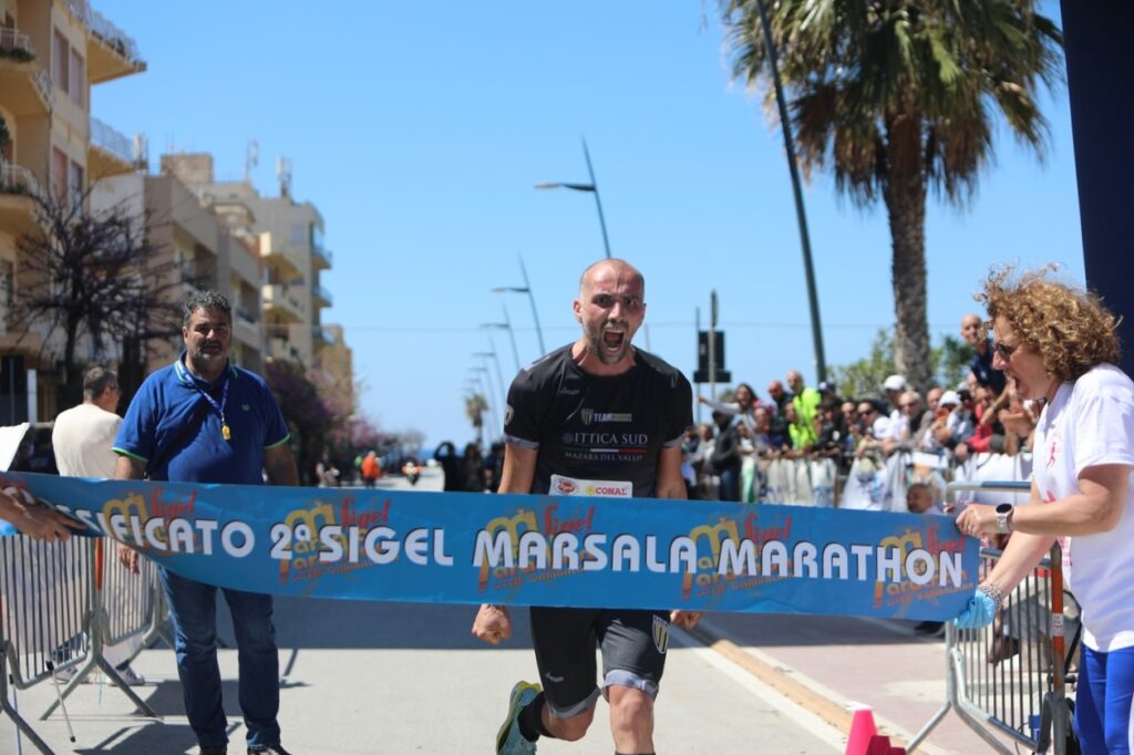 Giuseppe Tarantino e Simona Pipitone vincono la Sigel Marsala Marathon