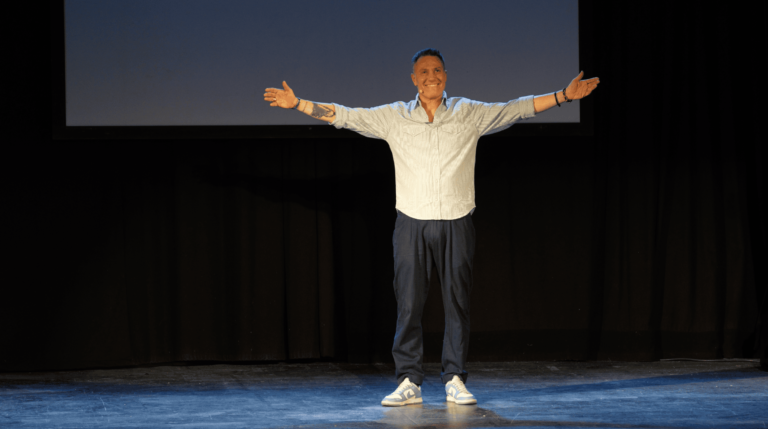 Marco Falaguasta in “È intelligente ma non studia” a Trapani