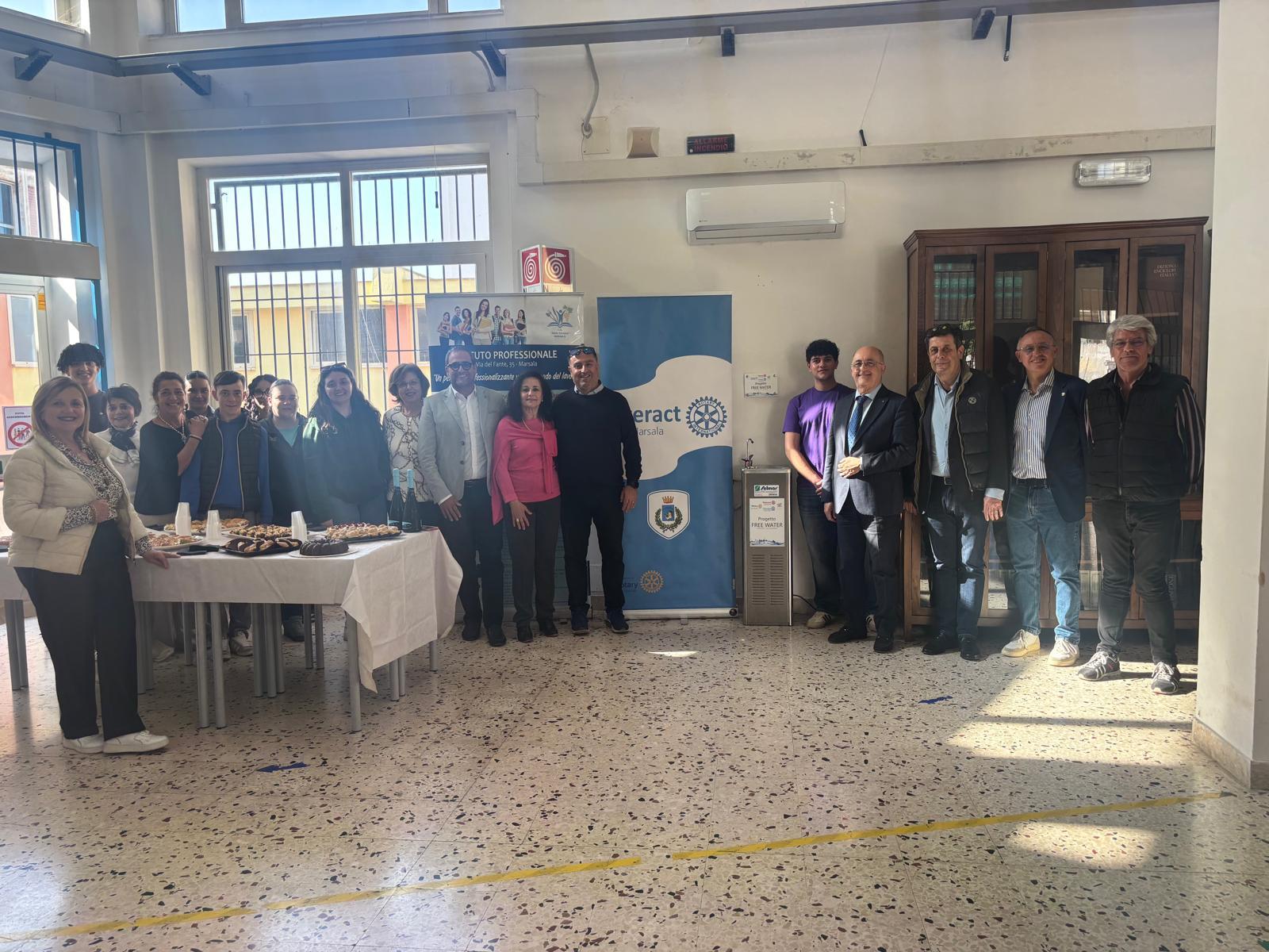 Acqua pura: il Rotary Marsala  porta Free Water nella sede del “Damiani”