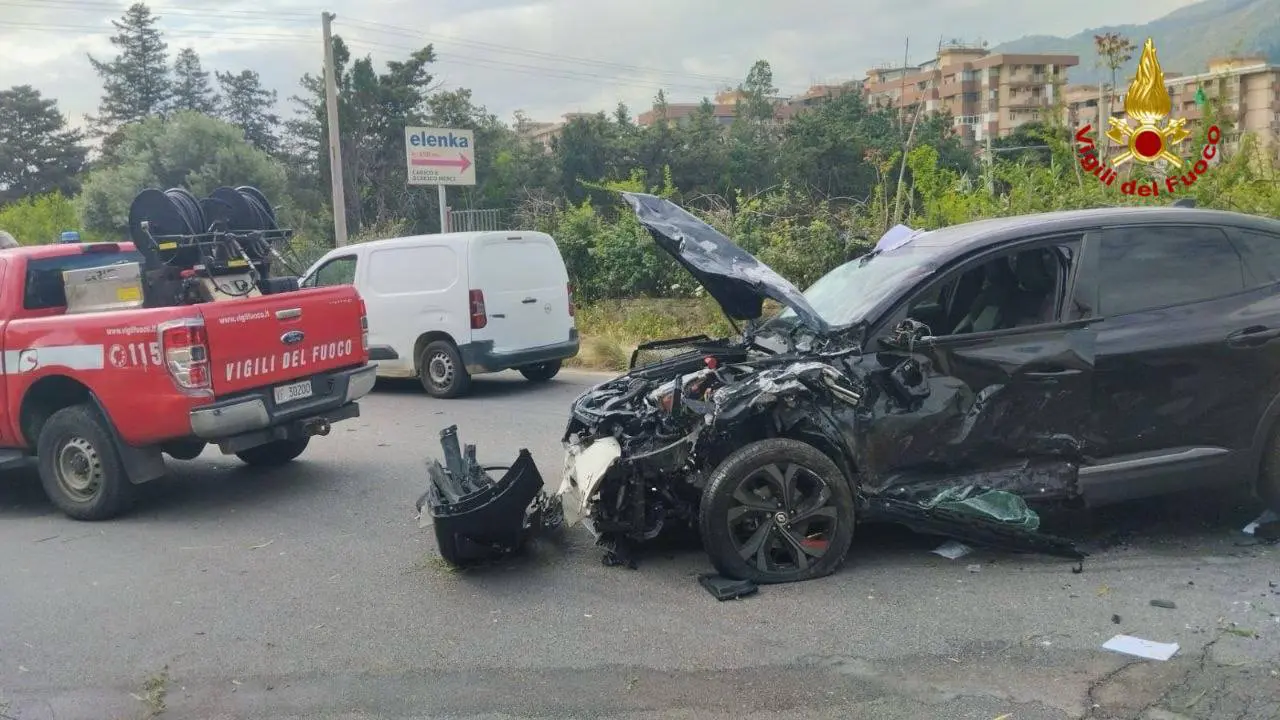Tamponamento a catena a Palermo, cinque feriti