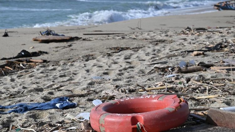 A Trapani in memoria delle vittime dei naufragi, per costruire un mare di mezzo 
