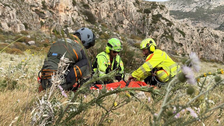 Macari teatro dell’esercitazione congiunta tra Aeronautica Militare e Soccorso Alpino. VIDEO