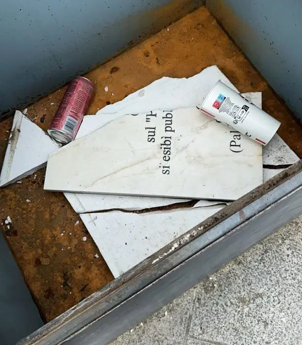A Palermo vandalizzata la targa in memoria di Giuni Russo, Samonà: “Sconcerto e amarezza”