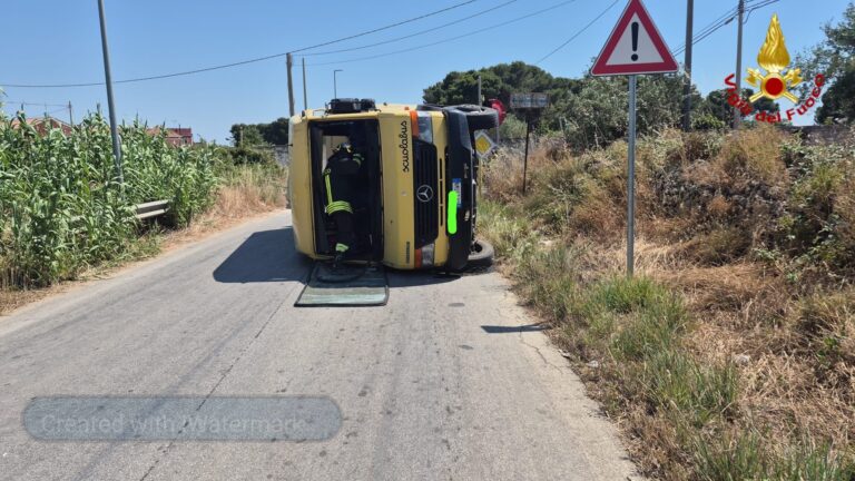 Mazara: scontro tra auto e scuolabus, 19 feriti tra cui 14 bambini