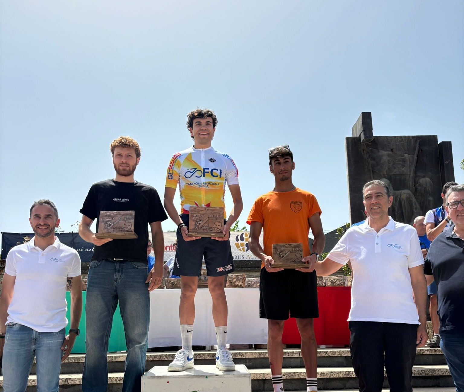 Leoni Team, orgoglio e sacrificio per i ciclisti marsalesi alla Cross Bike