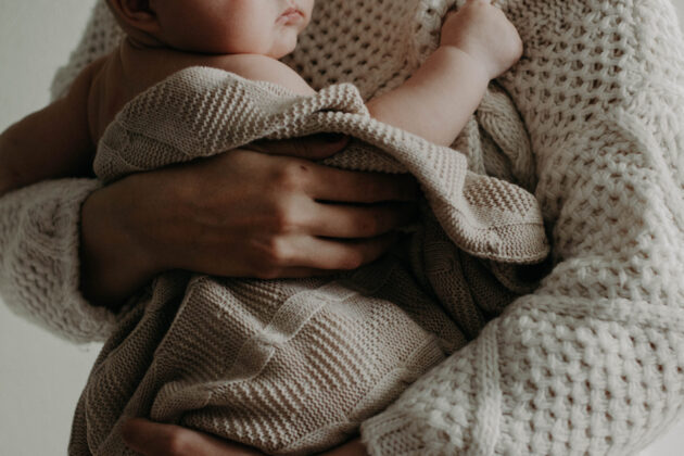 Una madre. Tre figli. Il vuoto