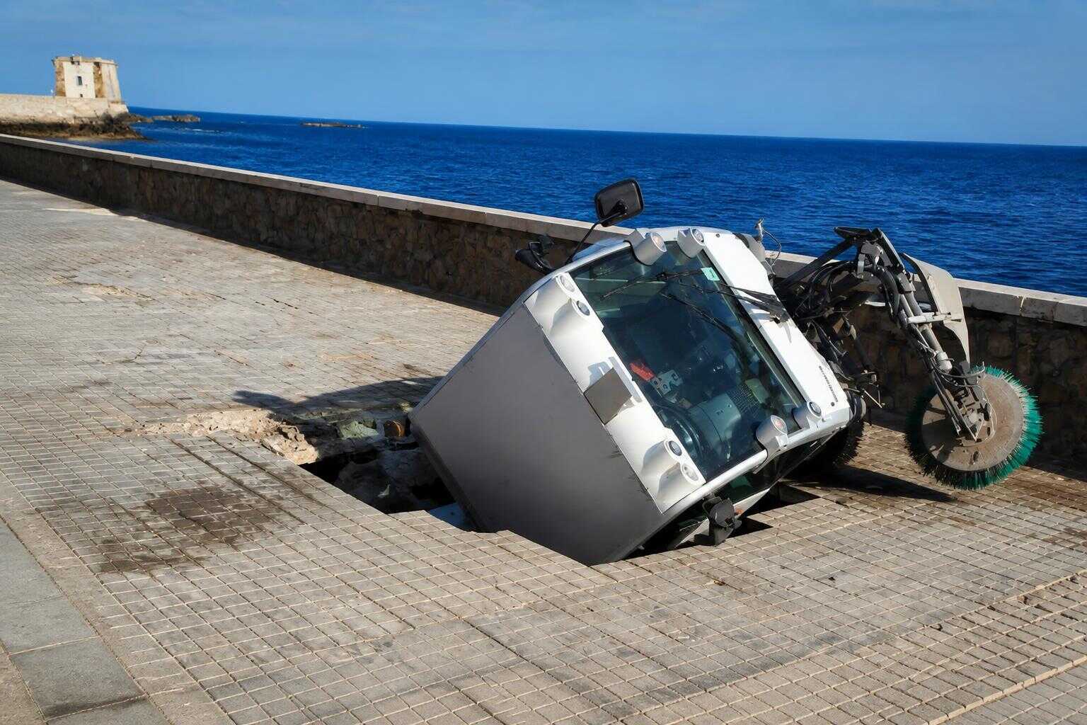 Trapani, voragine sul lungomare delle Sirene: “Indagini e lavori anticipati”